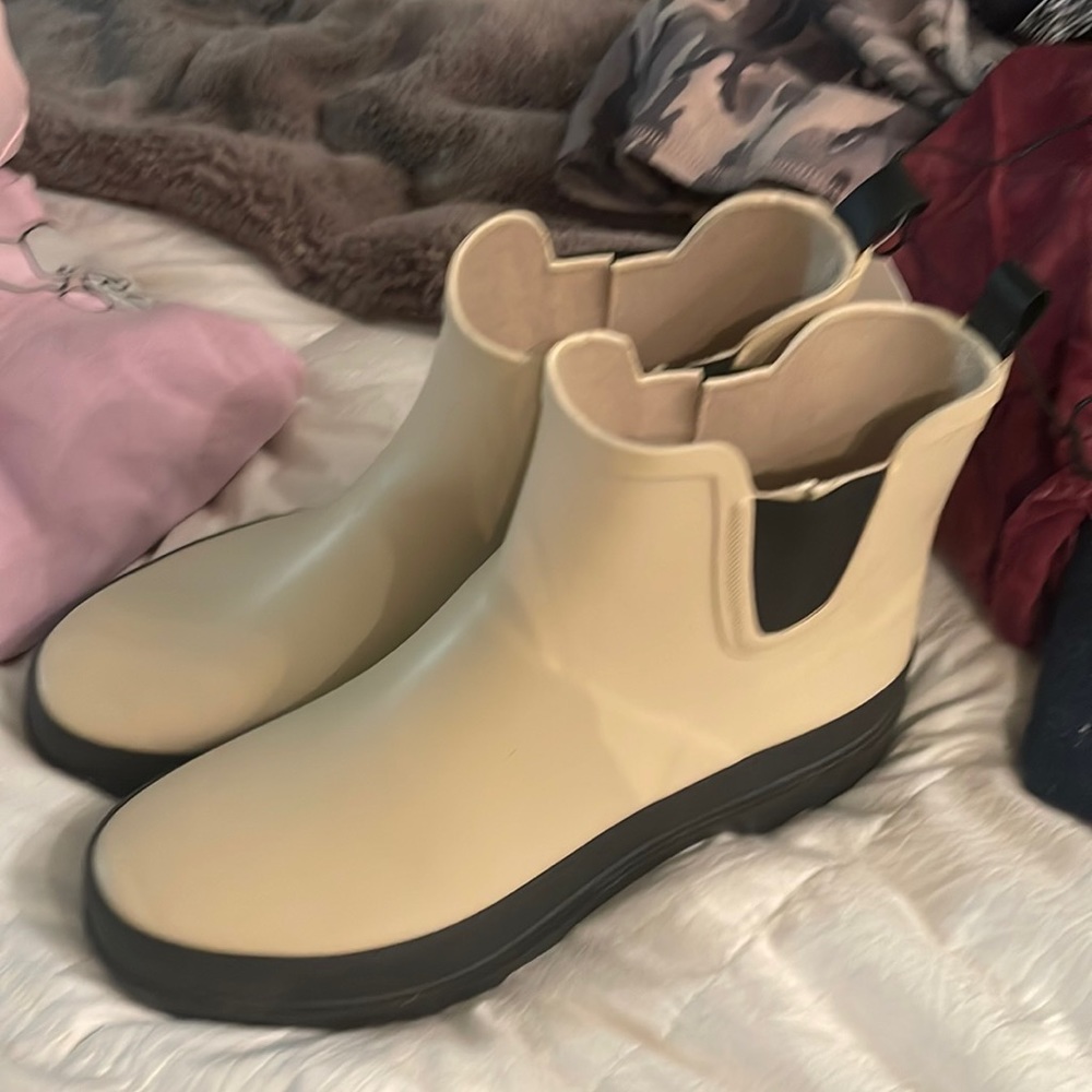 Wal Mart rain/mud boots never used